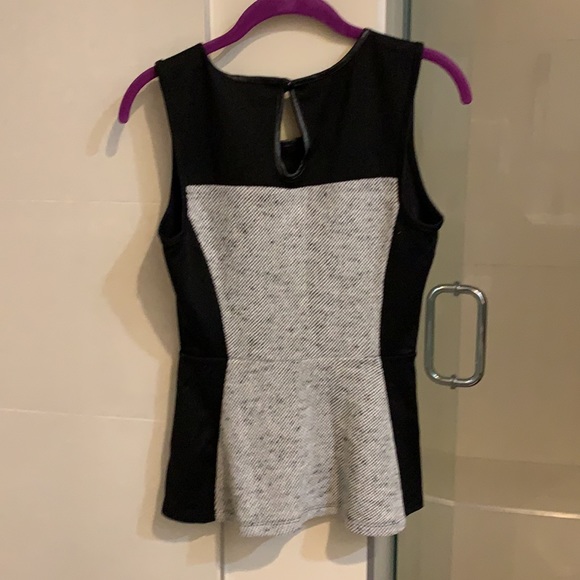 Professional top - Picture 2 of 2